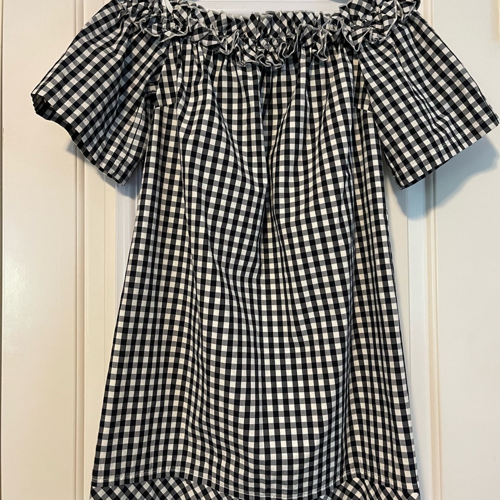 Off the shoulder Vineyard Vines dress in small